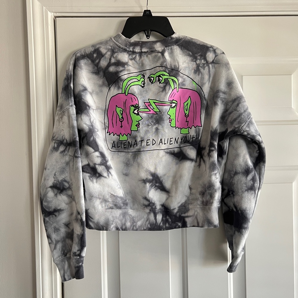Volcom slightly cropped sweatshirt